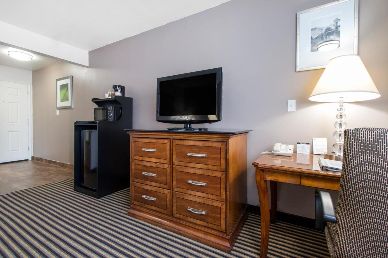 Ramada Bayside Inn & Suites Eureka Ngoại thất bức ảnh