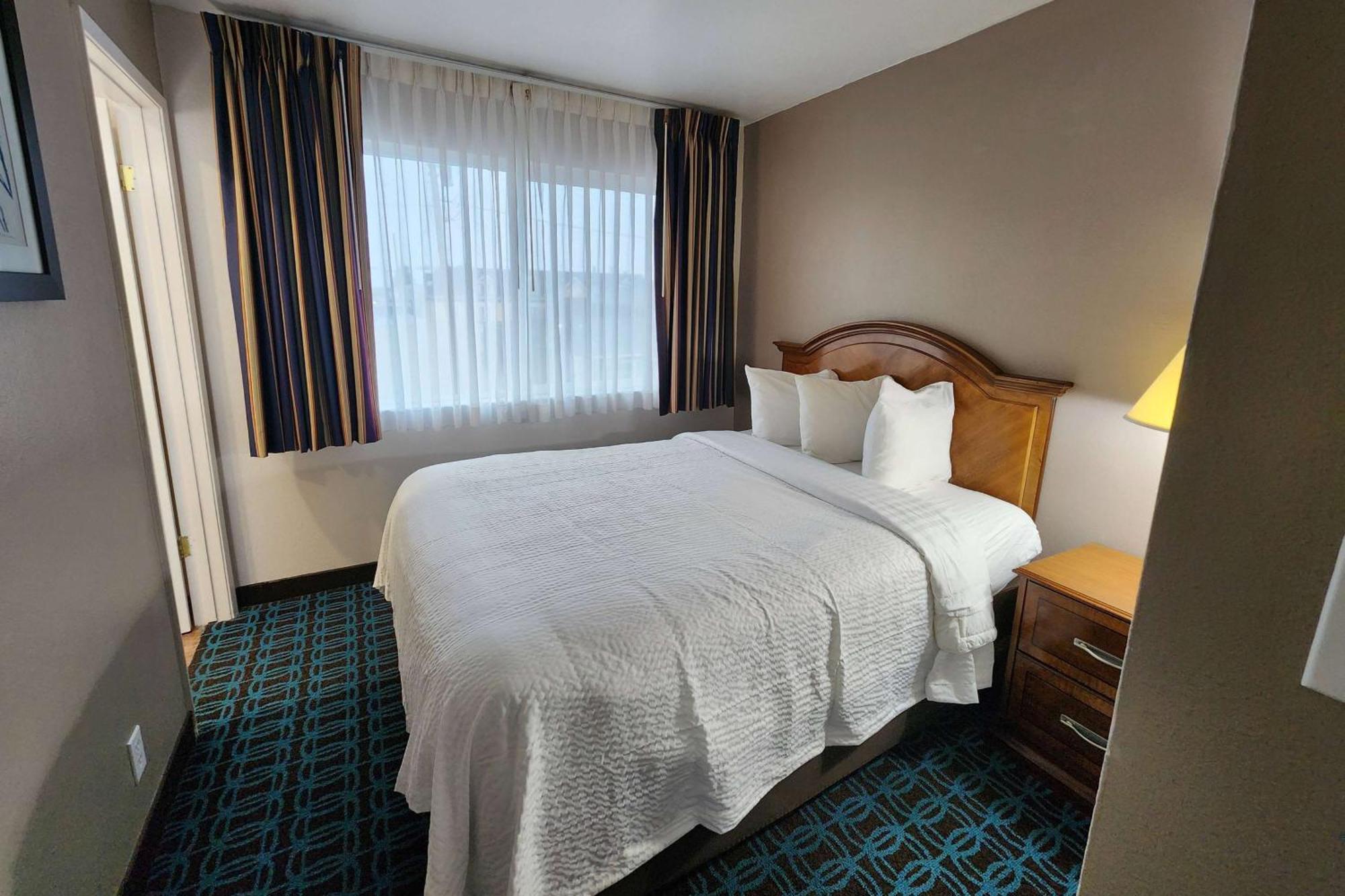 Ramada Bayside Inn & Suites Eureka Ngoại thất bức ảnh