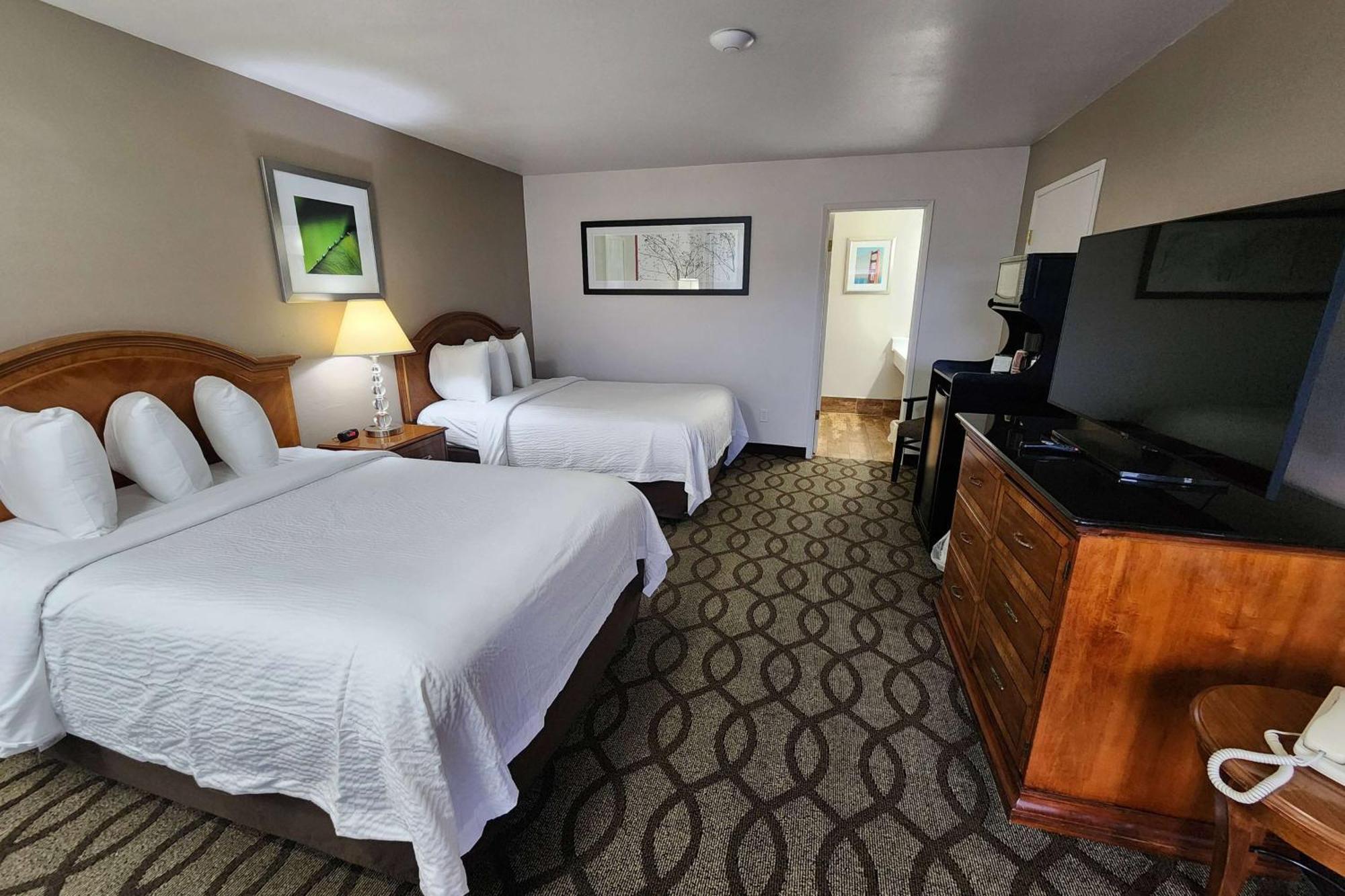 Ramada Bayside Inn & Suites Eureka Ngoại thất bức ảnh