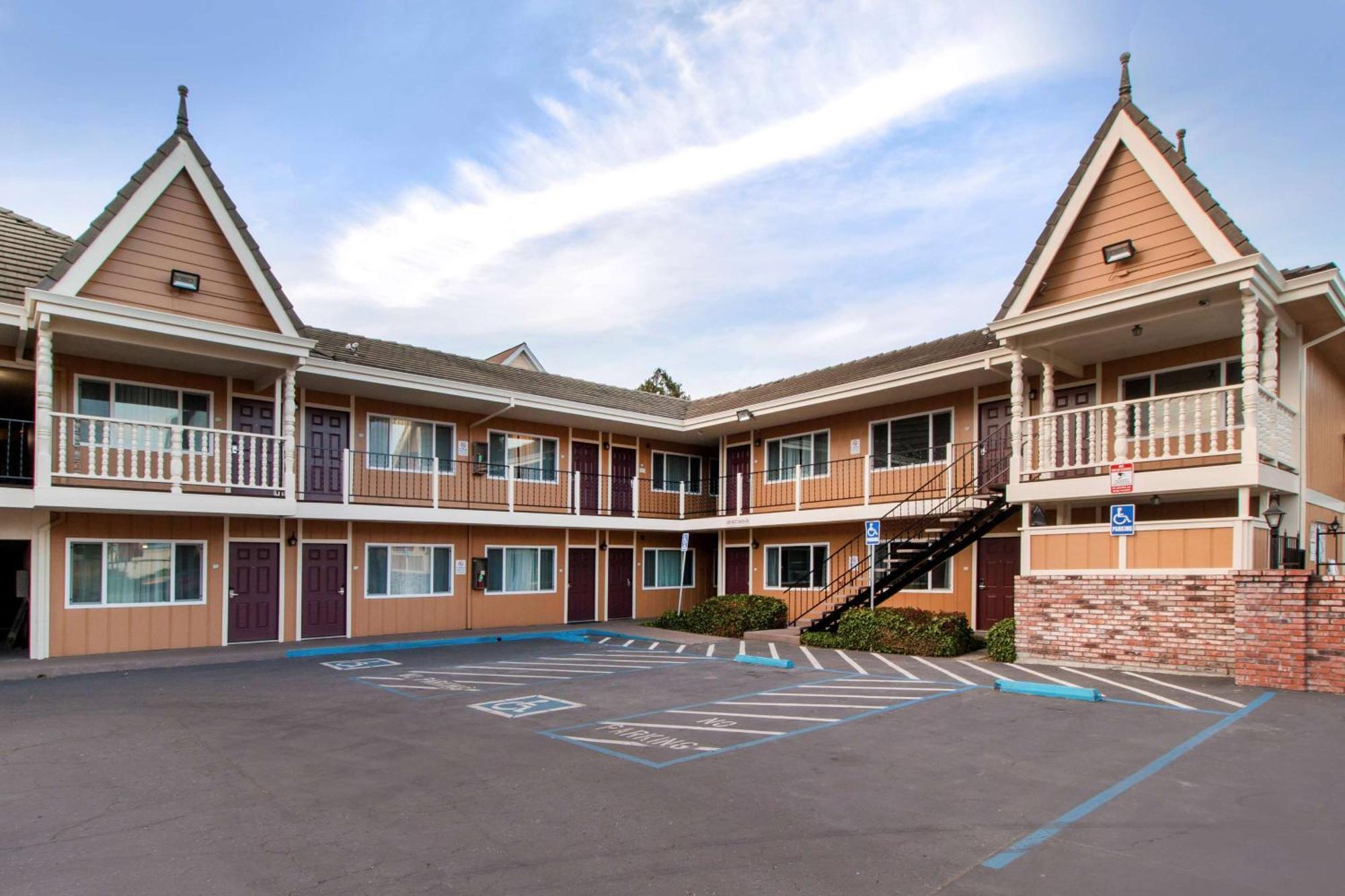 Ramada Bayside Inn & Suites Eureka Ngoại thất bức ảnh